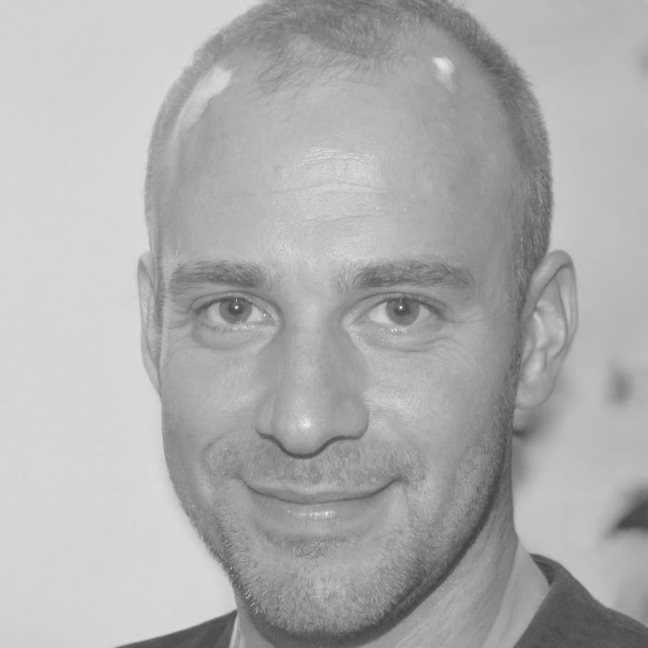 Portrait de Maxime Bertrand, analyste financier